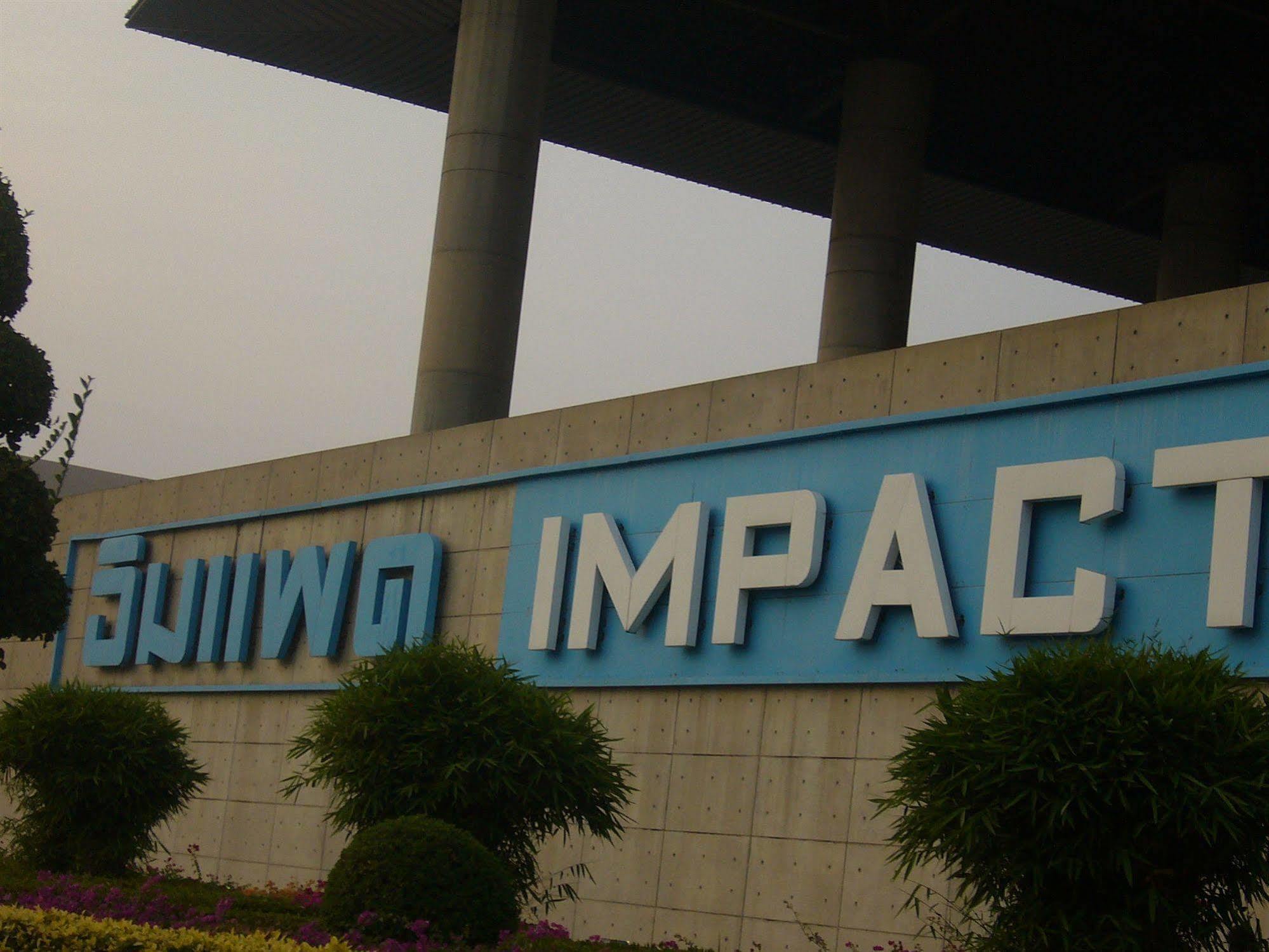 Impact Muang Thong Thani Service Condominium Bangkok Exterior photo