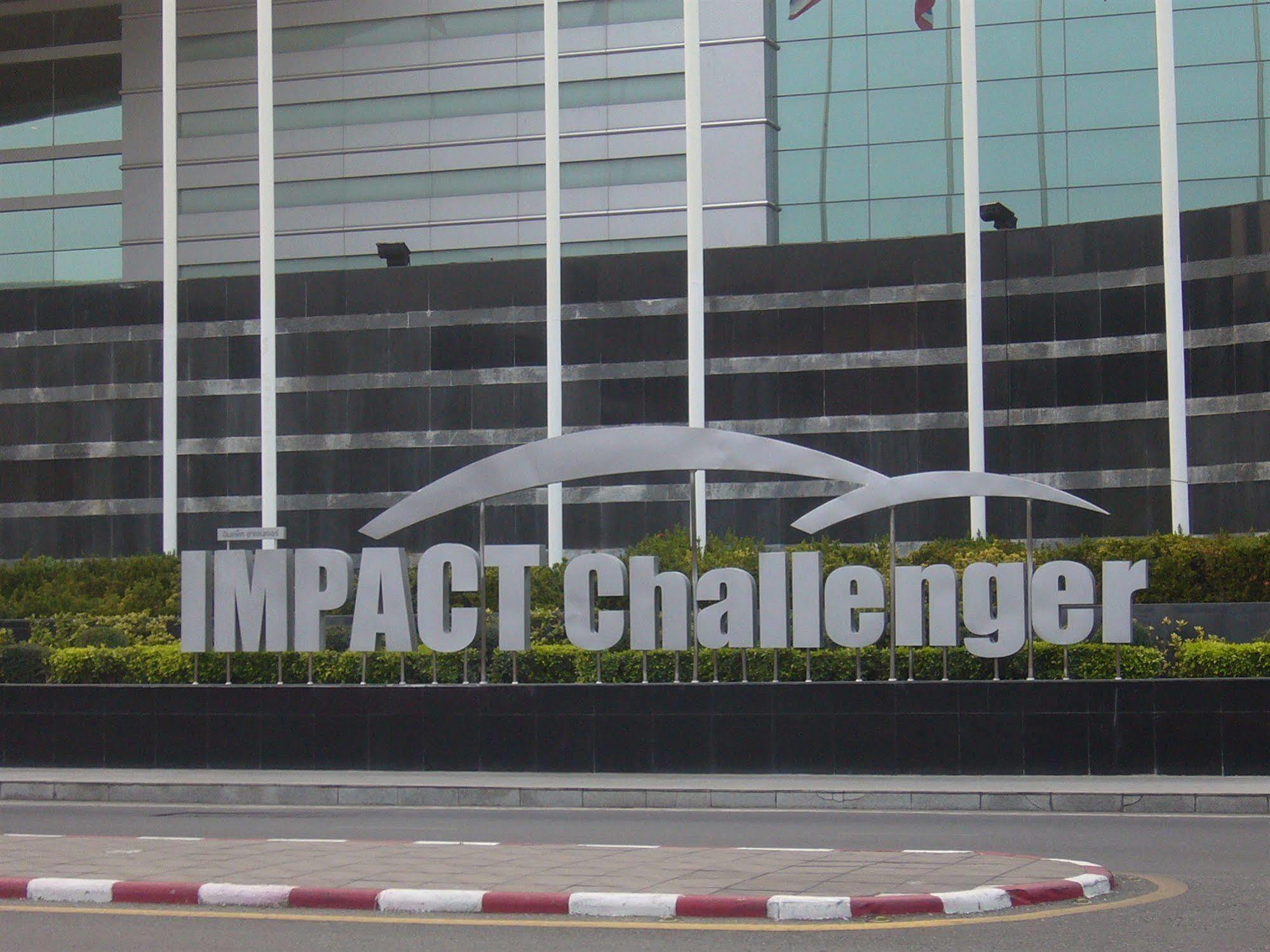 Impact Muang Thong Thani Service Condominium Bangkok Exterior photo